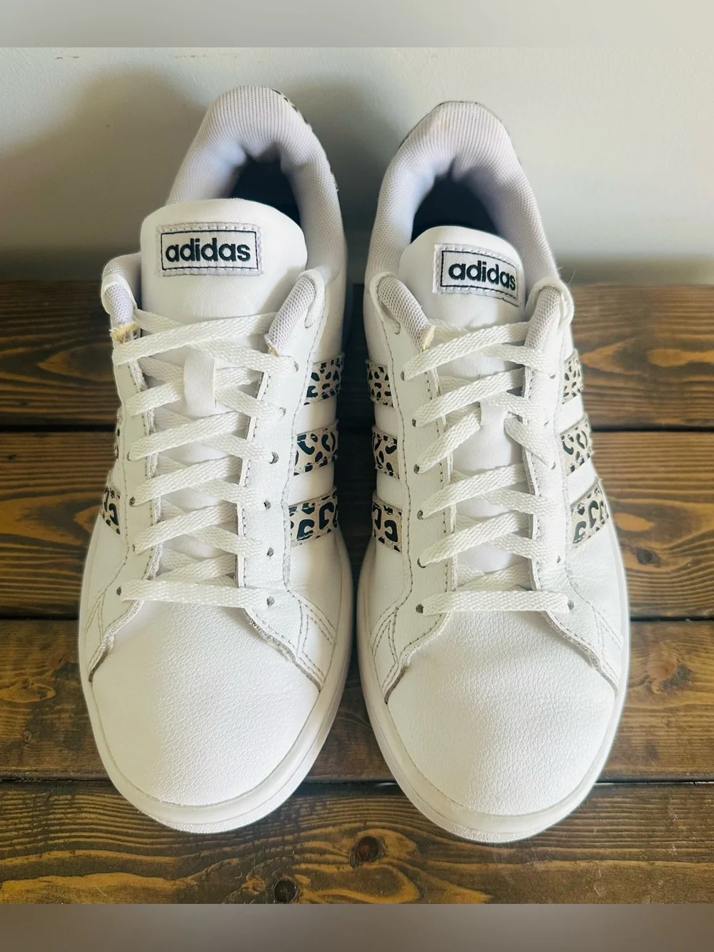 Adidas Women’s Grand Court FW9779 White Cheetah Low Top Sneakers Shoes Size 8